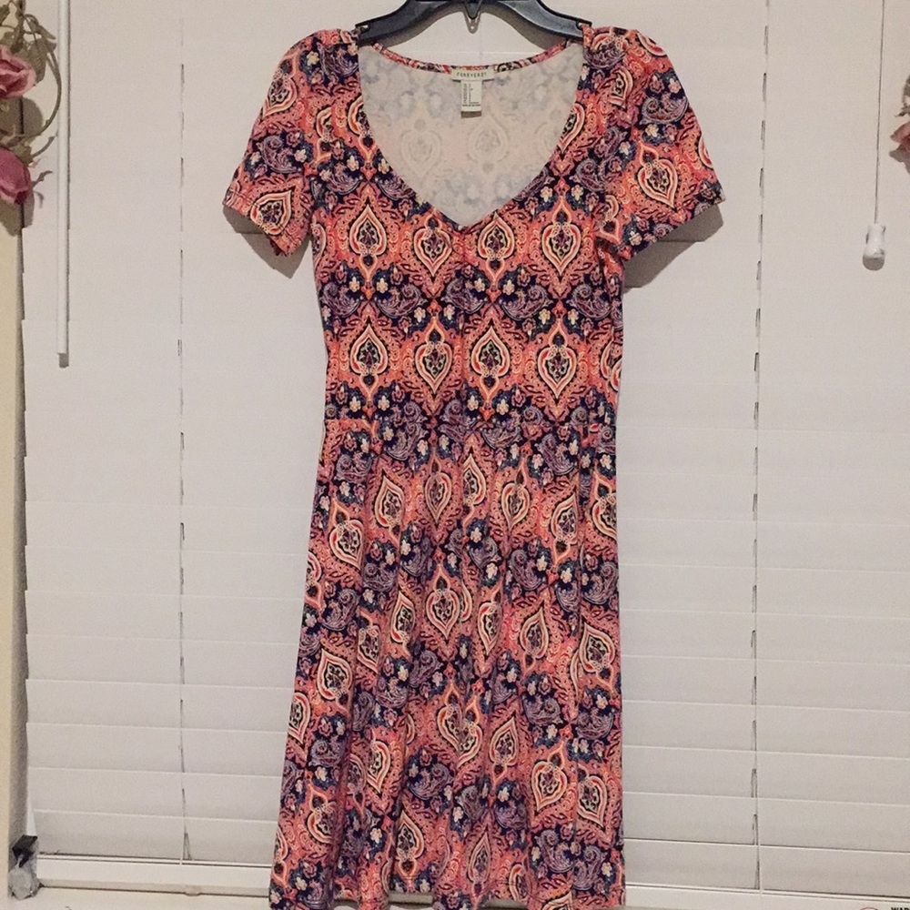 Pretty v-neck dress